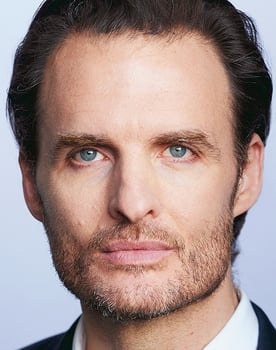 Greg Bryk isactor