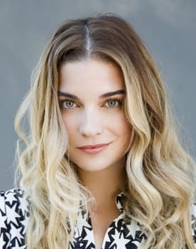 Annie Murphy isactor