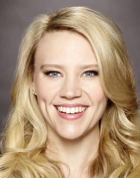 Kate McKinnon isactor