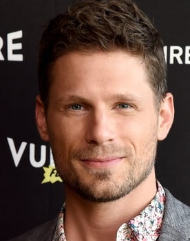 Matt Lauria isactor