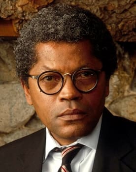 Clarence Williams III isactor