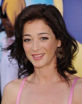 Moira Kelly isactor