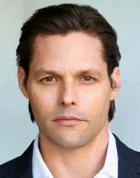 Justin Bruening isactor