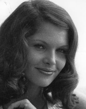 Lois Chiles isactor