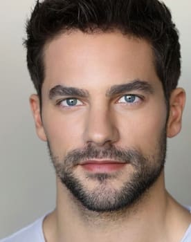 Brant Daugherty isactor