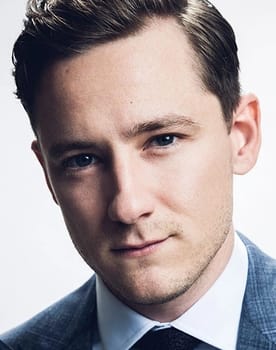 Lewis Pullman isactor