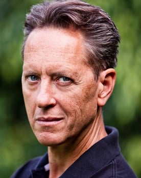 Richard E. Grant isactor