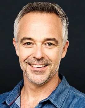 Cameron Daddo isactor