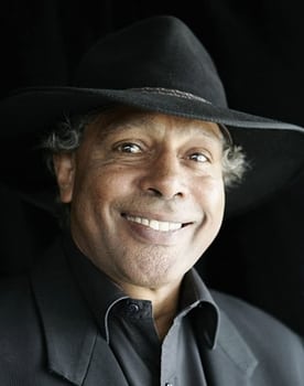 Ernie Dingo isactor