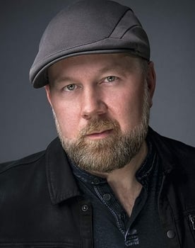 Christopher Sabat isactor