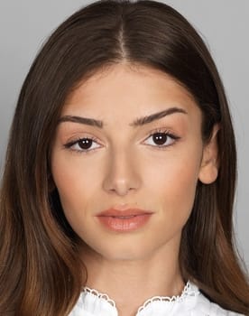 Mimi Keene isactor