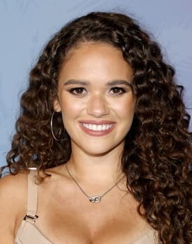 Madison Pettis isactor