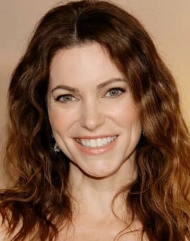 Courtney Henggeler isactor