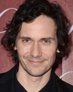 Christian Camargo isactor