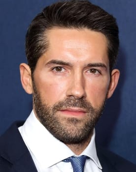 Scott Adkins isactor