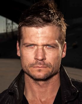 Bailey Chase isactor