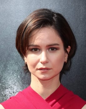 Katherine Waterston isactor