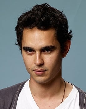 Max Minghella isactor