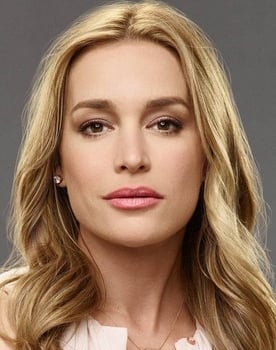 Piper Perabo isactor