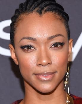 Sonequa Martin-Green isactor