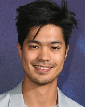 Ross Butler isactor