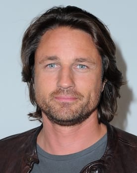 Martin Henderson isactor