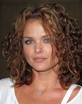 Dina Meyer isactor