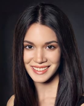 Hazal Subaşı isactor