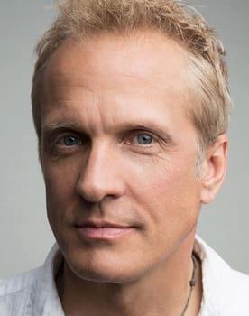 Patrick Fabian isactor