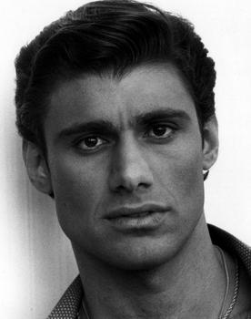 Steven Bauer isactor