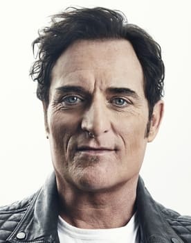 Kim Coates isactor