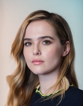 Zoey Deutch isactor