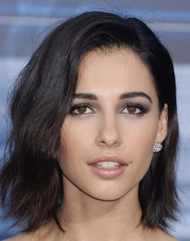 Naomi Scott isactor