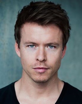 Todd Lasance isactor