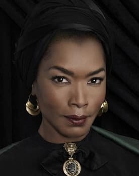 Angela Bassett isactor