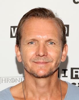 Sebastian Roché isactor