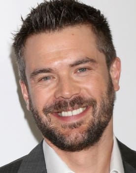 Charlie Weber isactor