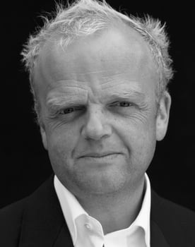 Toby Jones isactor