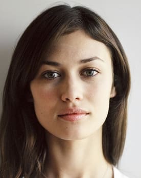 Olga Kurylenko isactor