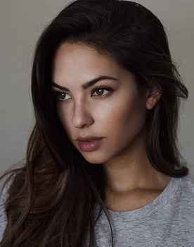 Christen Harper isactor