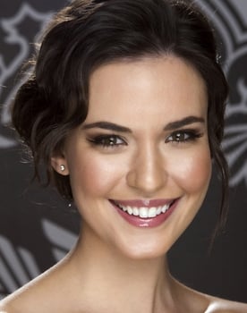 Odette Annable isactor