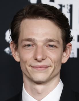 Mike Faist isactor