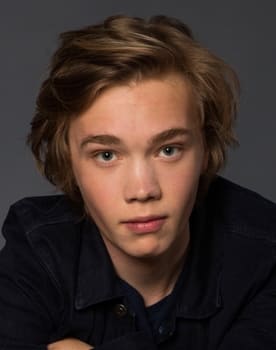 Charlie Plummer isactor