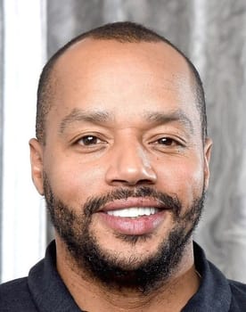 Donald Faison isactor