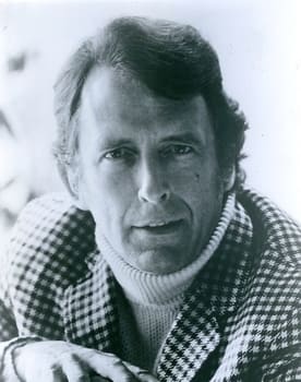 Fritz Weaver isactor