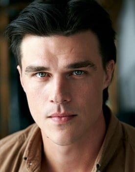 Finn Wittrock isactor