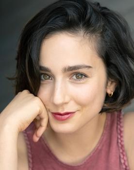 Molly Ephraim isactor