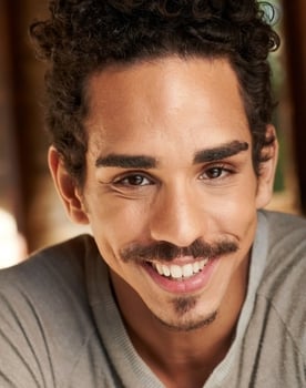 Ray Santiago isactor