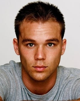 Lincoln Lewis isactor