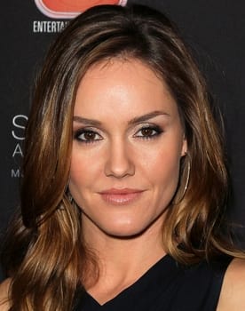 Erinn Hayes isactor